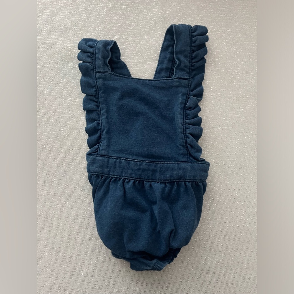 0-3M Cat & Jack Romper. Like New Quality.